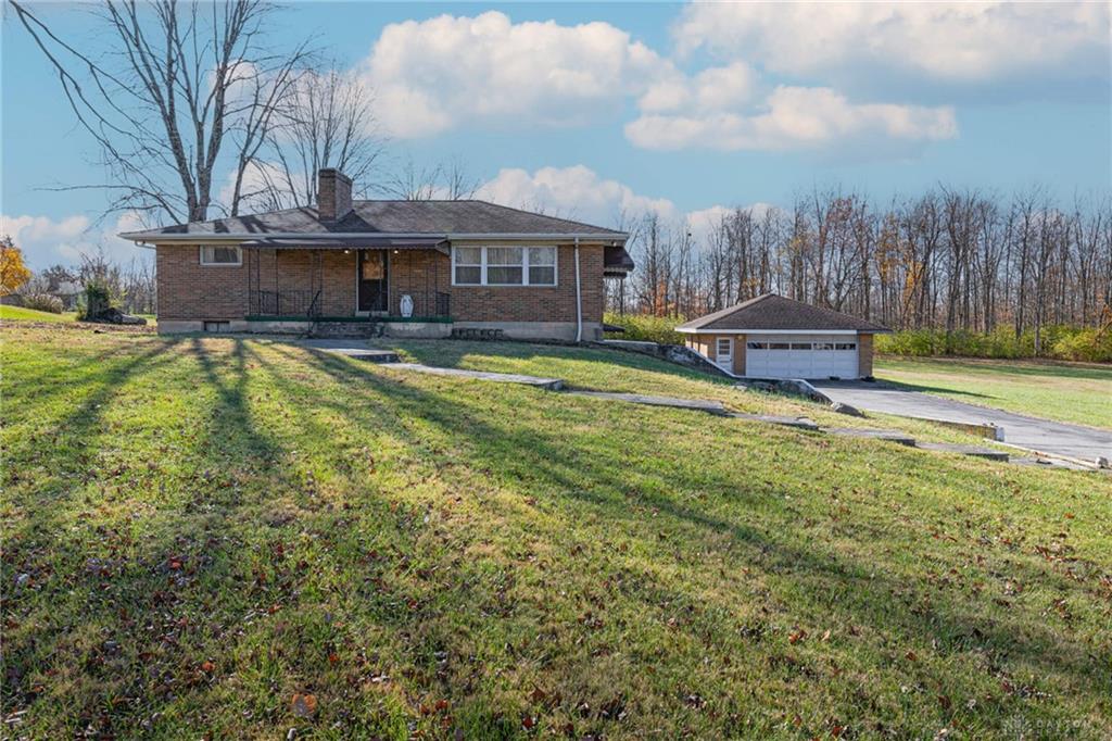 Photo of 2388 Kinmont RD, VANDALIA, OH 45414