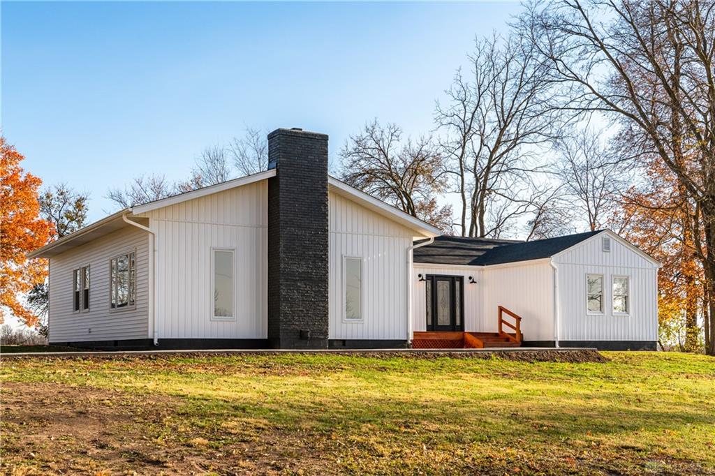 Photo of 895 Clifton RD, XENIA, OH 45385