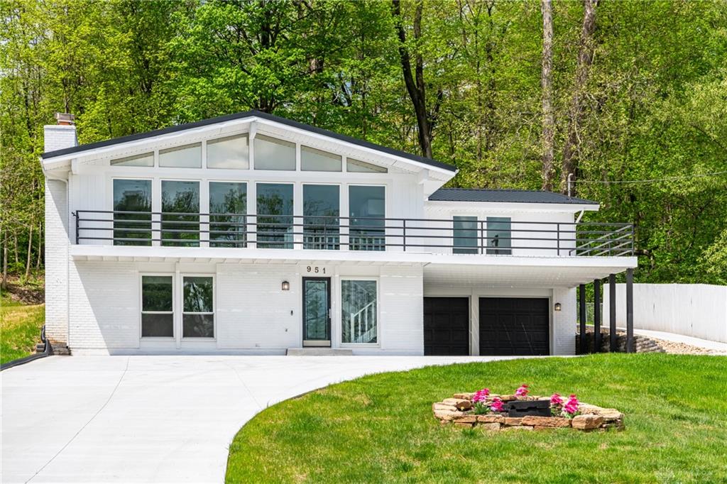 Photo of 951 Spruce DR, SPRINGFIELD, OH 45504