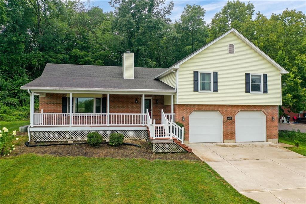 Photo of 407 Valleyview DR, ENGLEWOOD, OH 45322