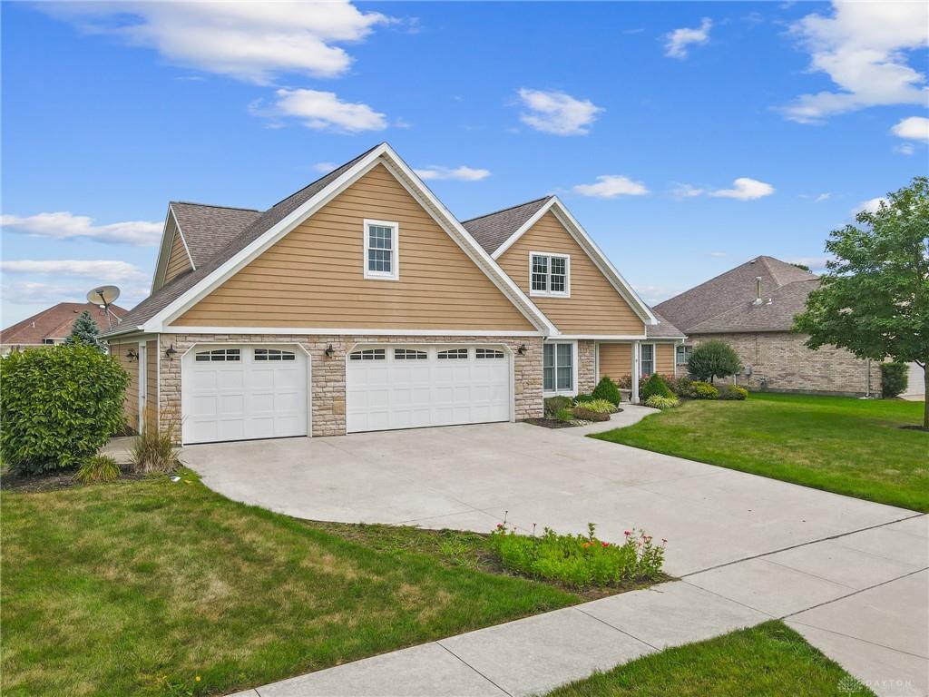 Photo of 1223 Hermosa DR, TROY, OH 45373