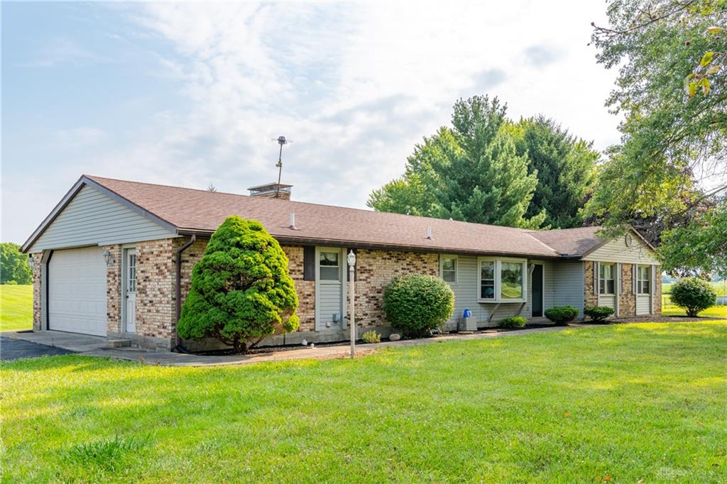 Photo of 1392 Smith RD, CAESARCREEK, OH 45385