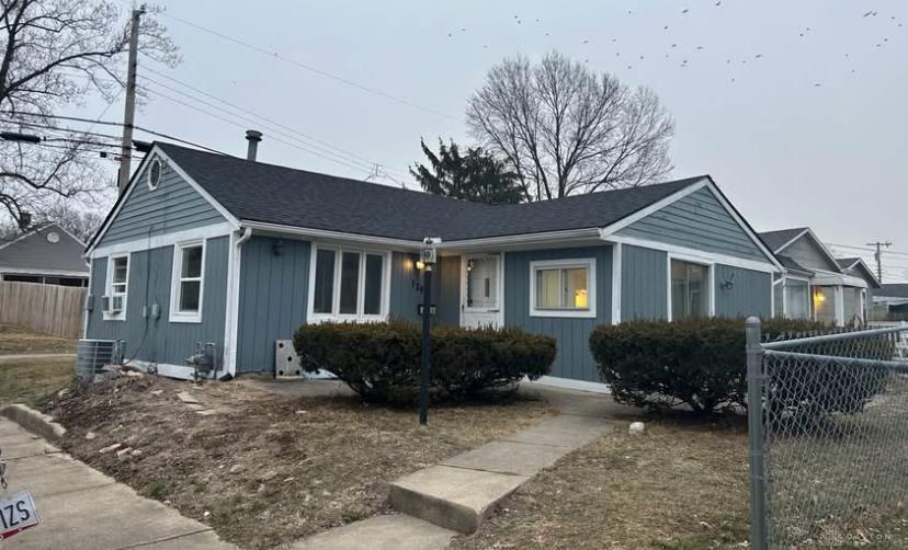 Photo of 1297 Southlyn DR, DAYTON, OH 45409