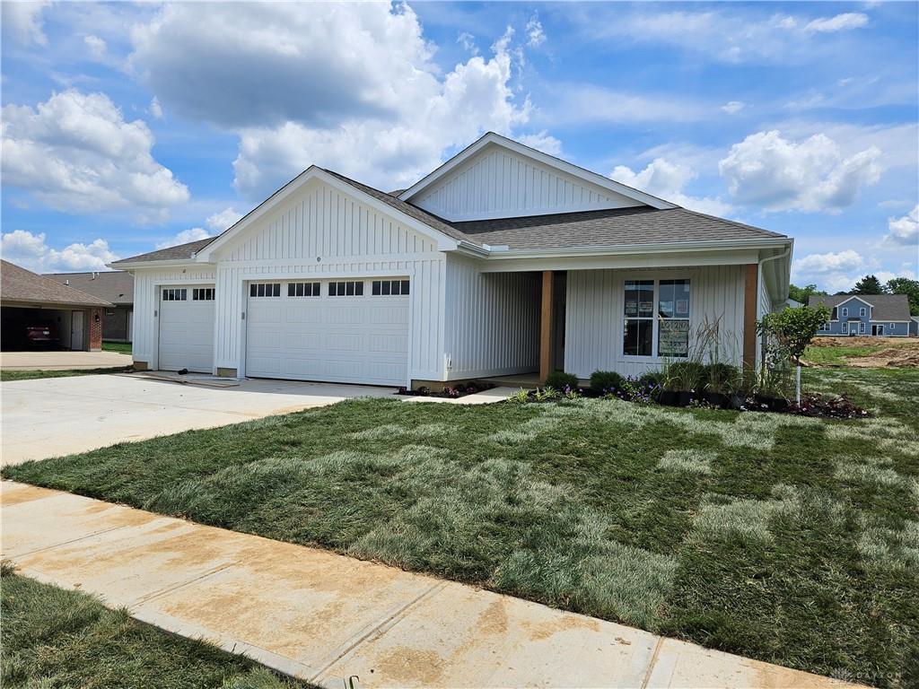 Photo of 2223 Tandem DR, XENIA, OH 45385