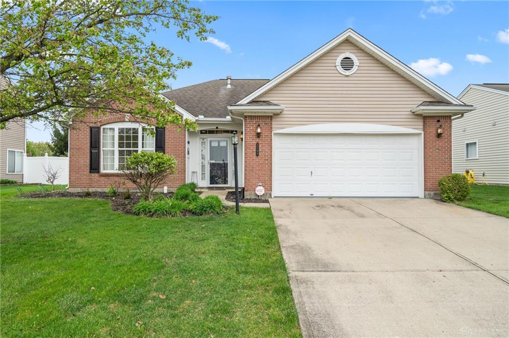 Photo of 2768 Twin Lakes DR, TROY, OH 45373