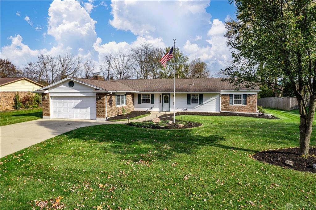 Photo of 1824 Scotch Pine DR, BEAVERCREEK, OH 45432