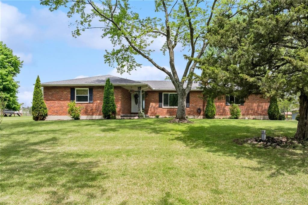 Photo of 9417 Artz RD, HUBERHEIGHTS, OH 45344