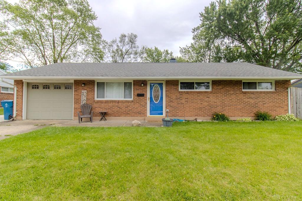 Photo of 5864 Beecham DR, HUBERHEIGHTS, OH 45324