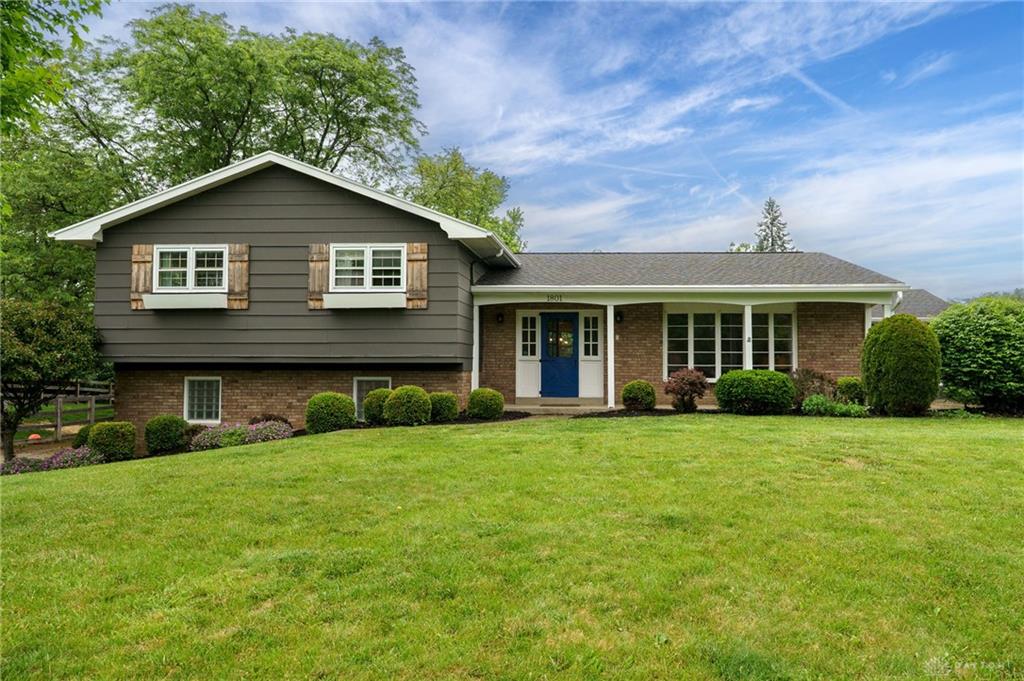 Photo of 1801 Burgundy LN, WASHINGTONTOWNSHIP, OH 45459