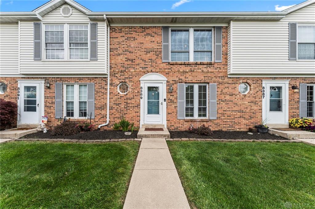 Photo of 8389 Hawks Nest CT, DAYTON, OH 45458