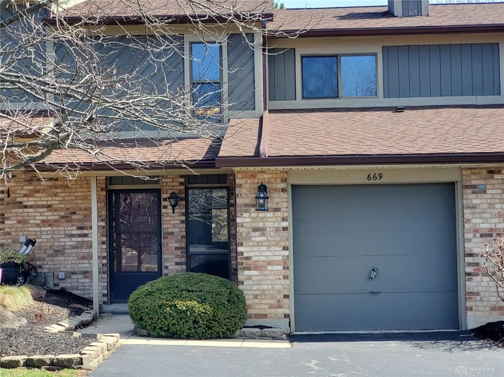 Photo of 669 Hidden Valley CT, FAIRBORN, OH 45324