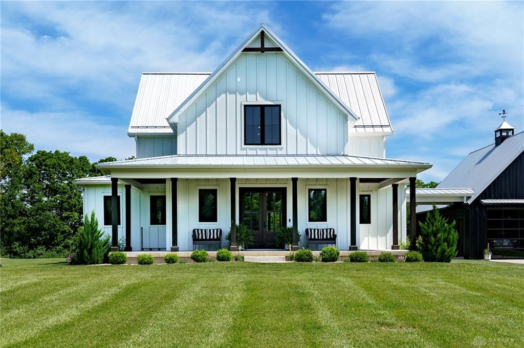 Photo of 5146 Chenoweth RD, WAYNESVILLE, OH 45068