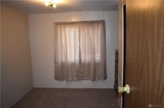 Middle bedroom