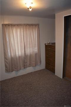 middle bedroom