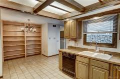 Eat-in kitchen area