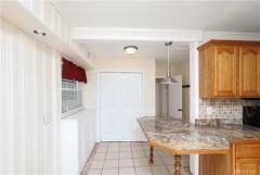 Kitchen breakfast bar.