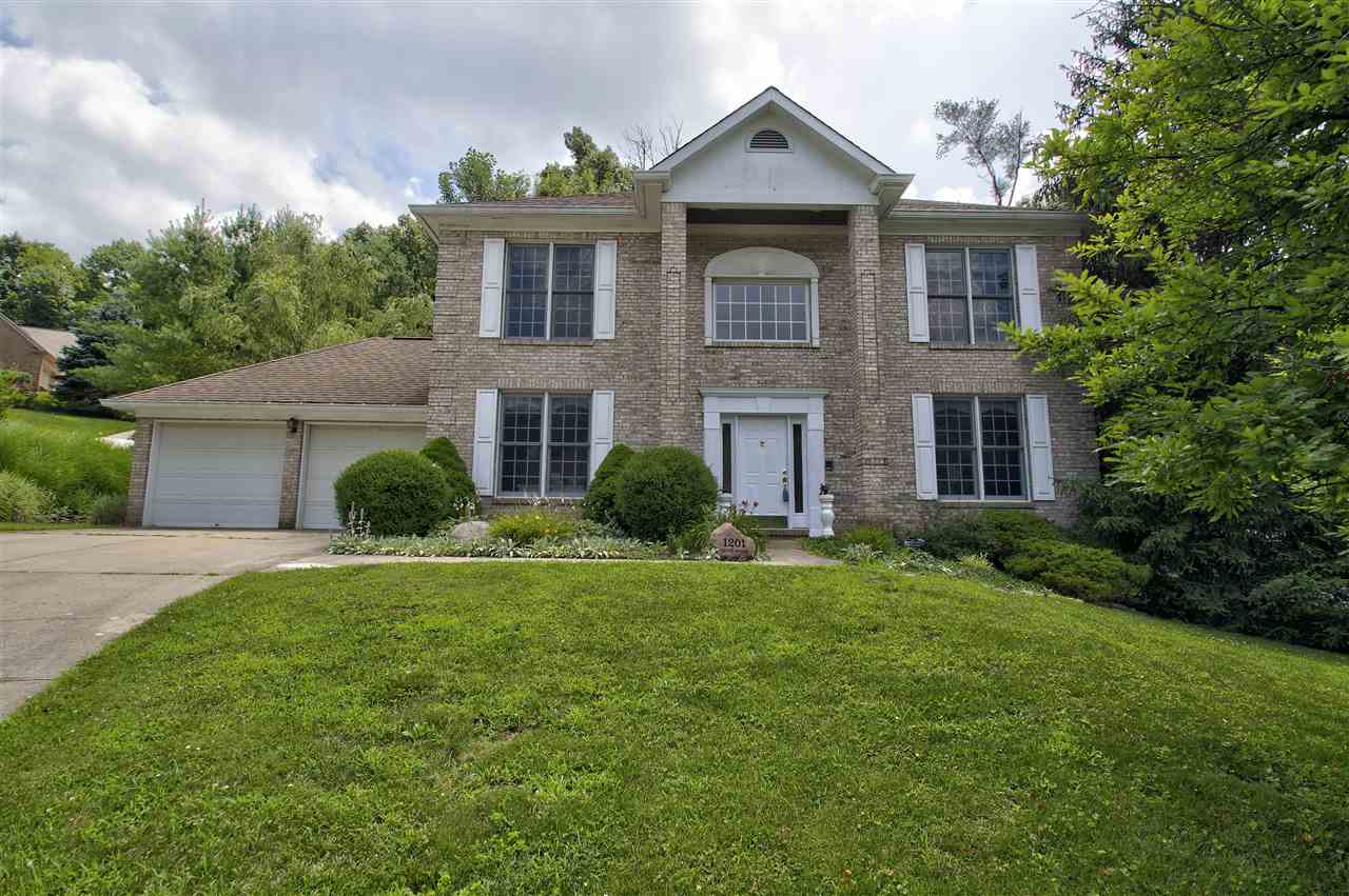 1201 Devou Woods Covington KY