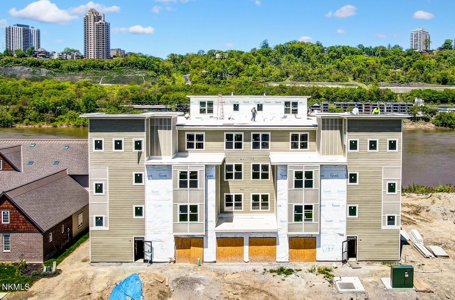 Photo of 617 Manhattan Boulevard 203, Dayton, KY 41074