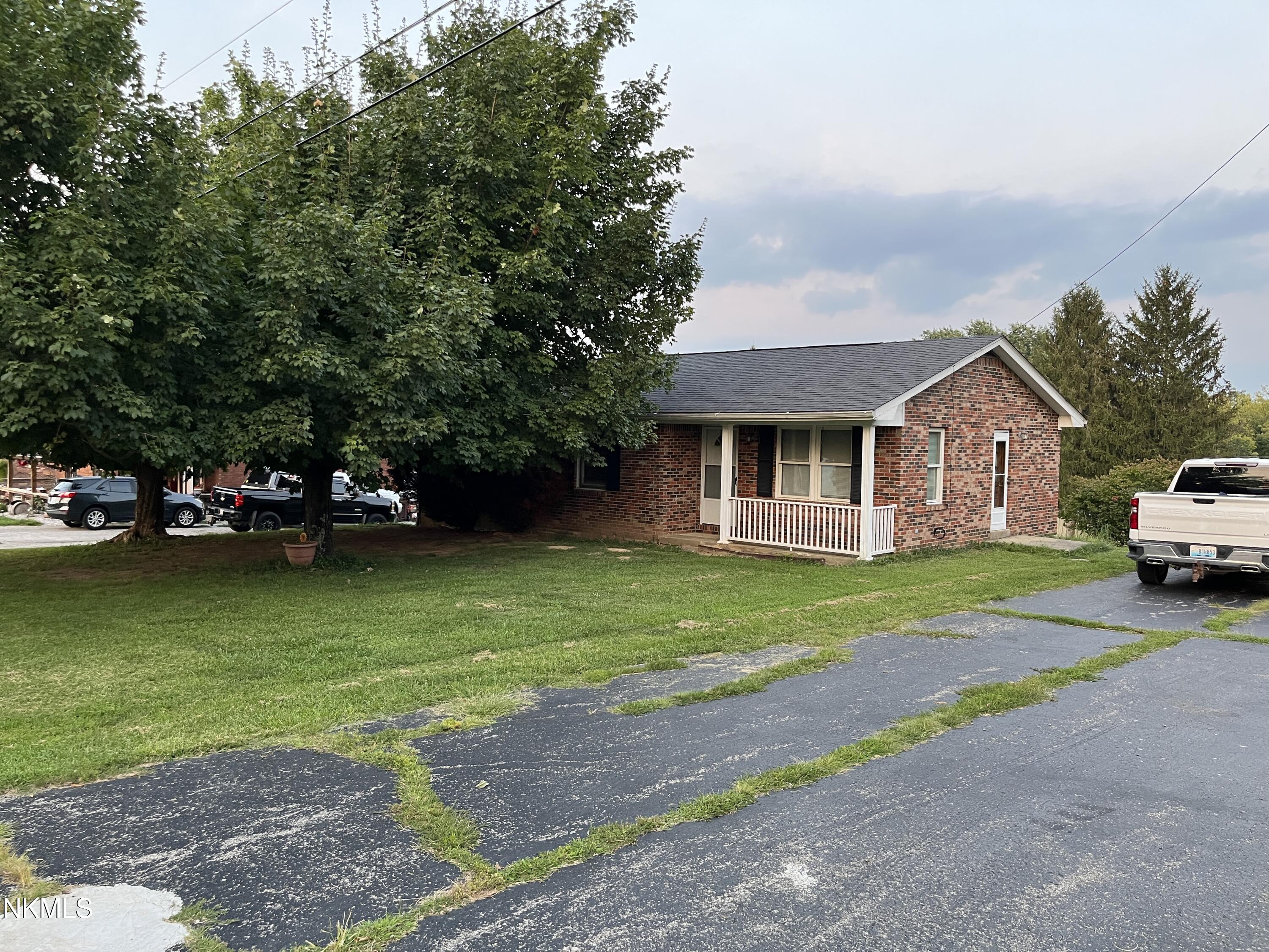 Photo of 425 E Adair Street, Owenton, KY 40359