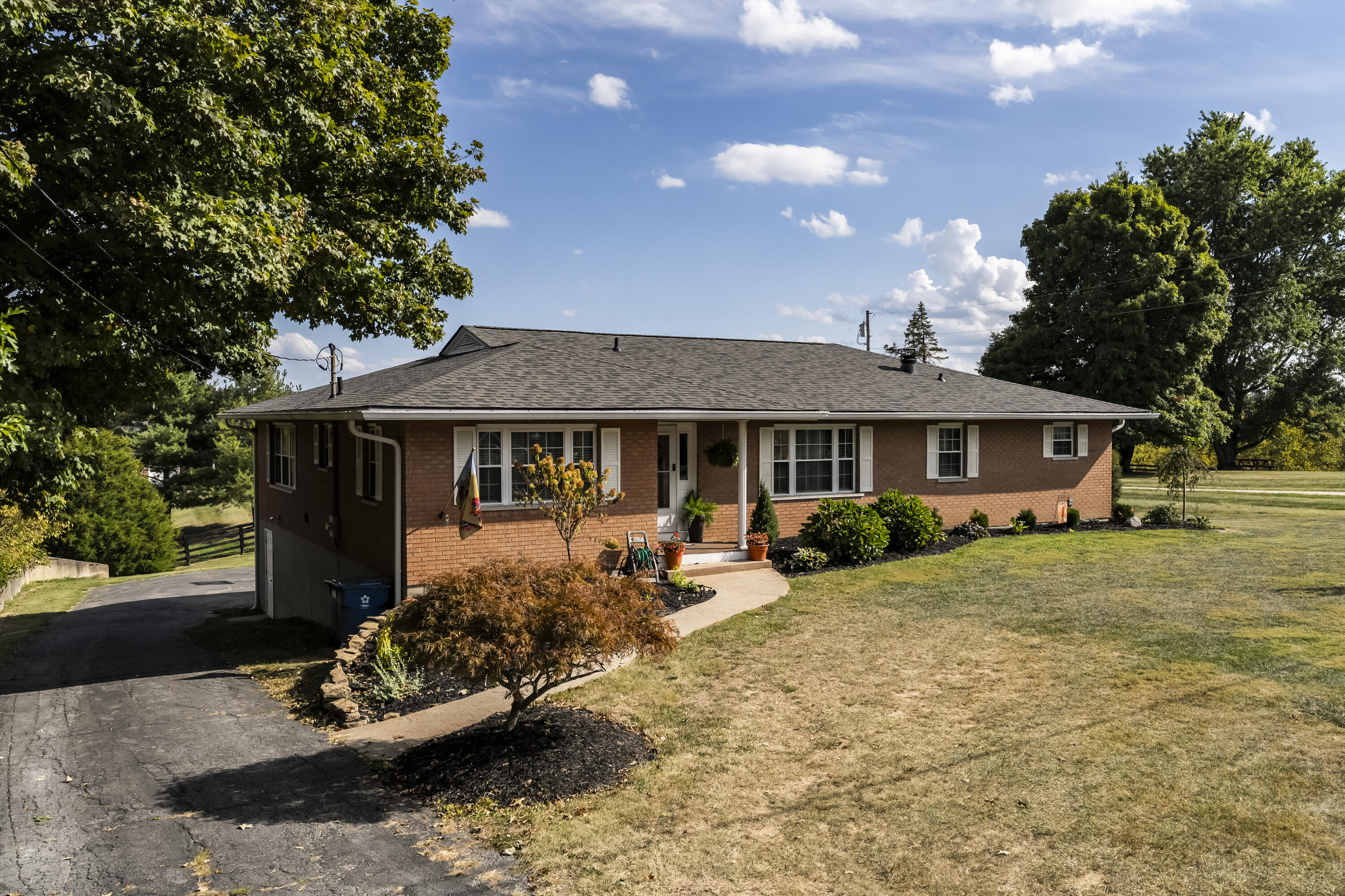 Photo of 202 Ridgelea Drive, Williamstown, KY 41097