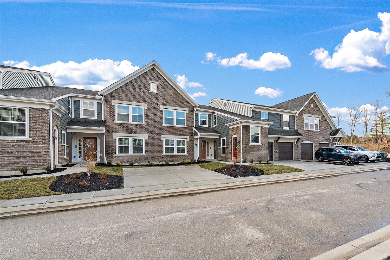 Photo of 2532 Elyria Court 16-203, Crescent Springs, KY 41017