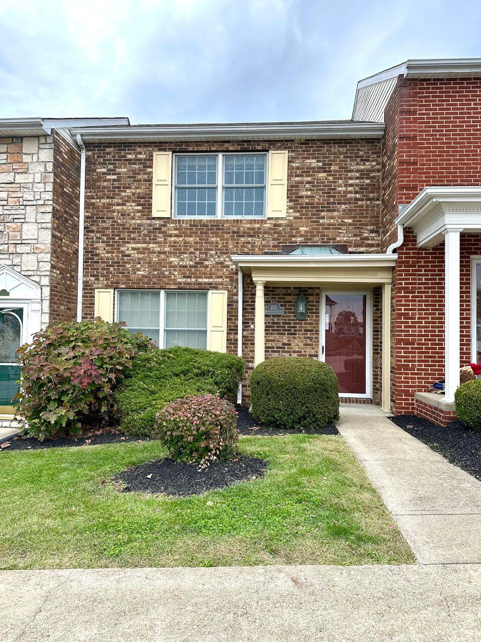Photo of 2121 Buckingham Square, Maysville, KY 41056