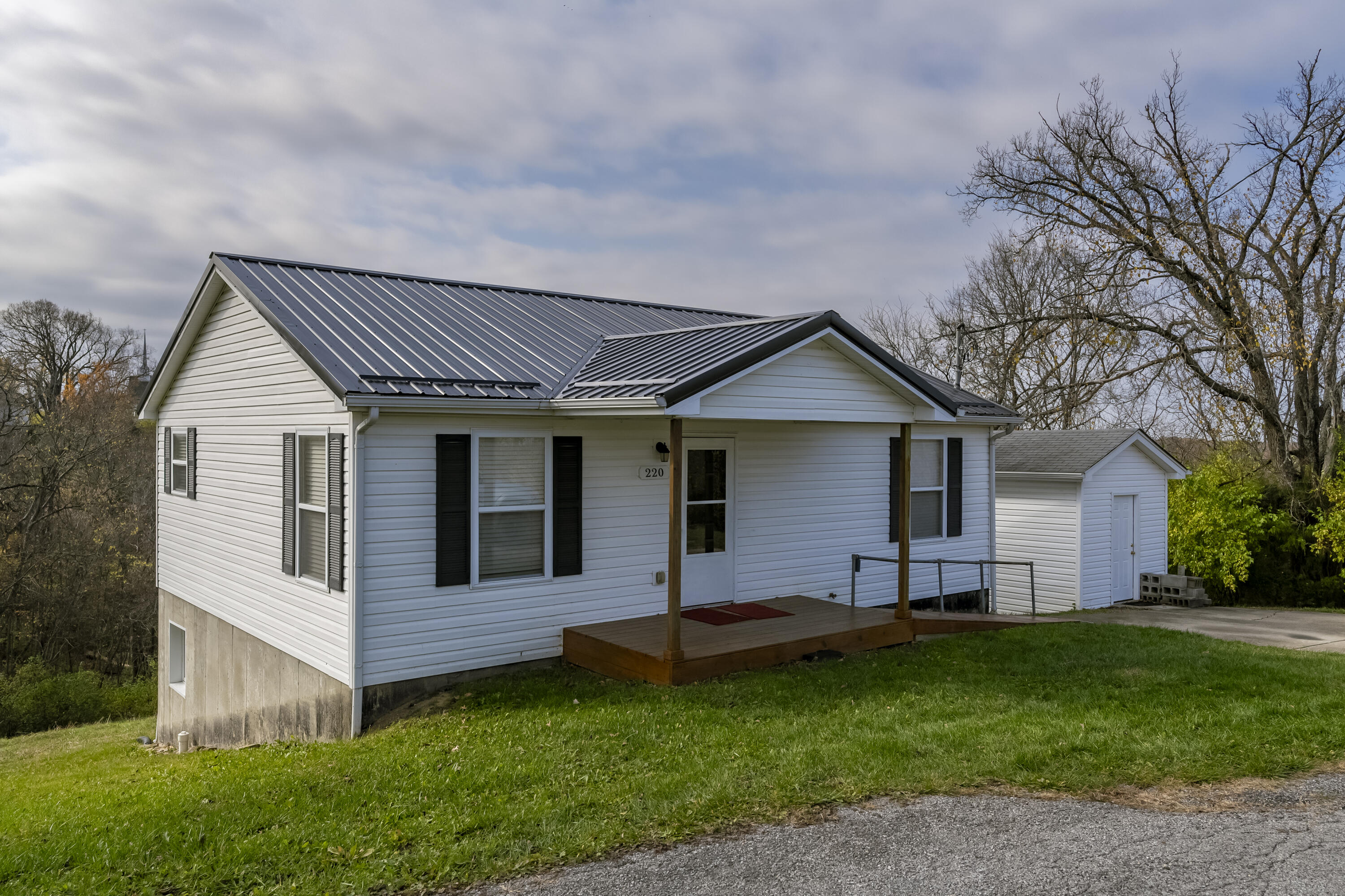 Photo of 220 Thomas Lane, Corinth, KY 41010