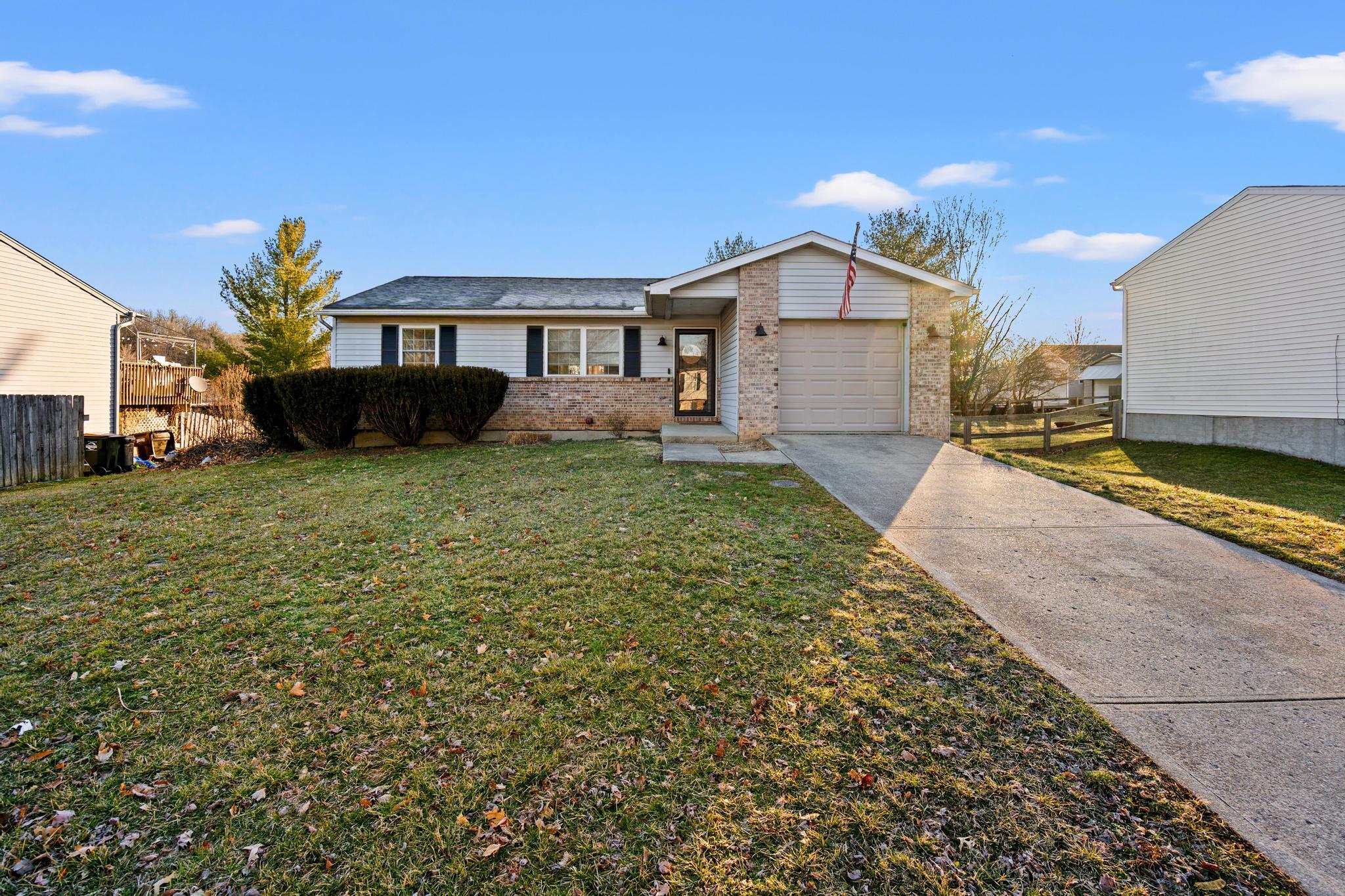 Photo of 408 Brookwood Drive, Alexandria, KY 41001