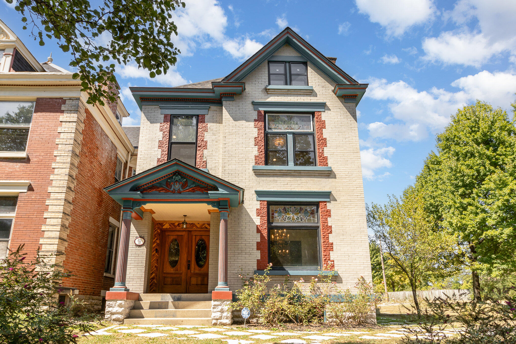 Photo of 561 E 4th Street, Newport, KY 41071