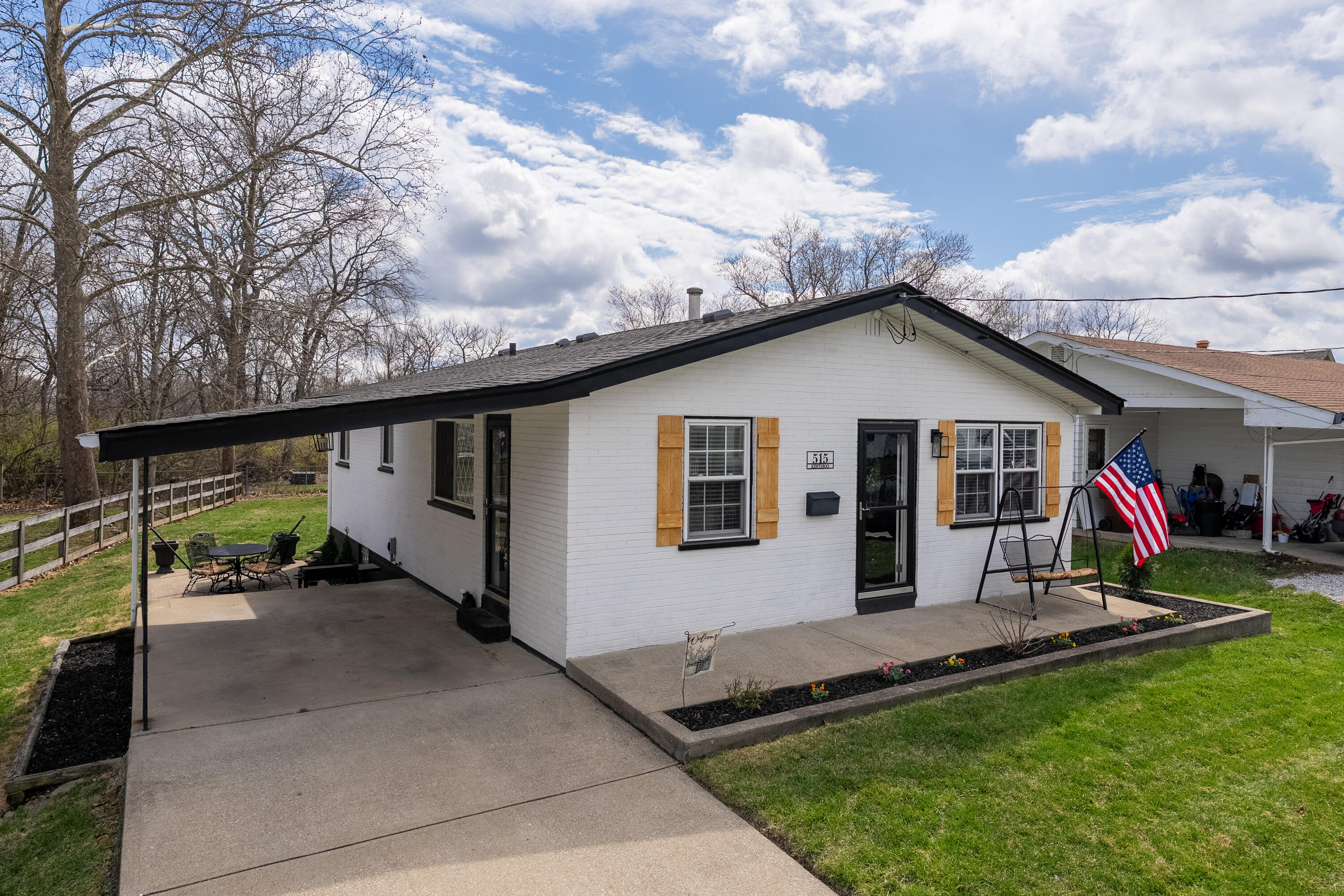 Photo of 515 Kentaboo Avenue, Florence, KY 41042