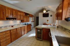 Beautiful wood cabinetry & Ceramic flooring!