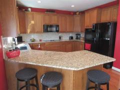 Nice counter bar area great for entertaining