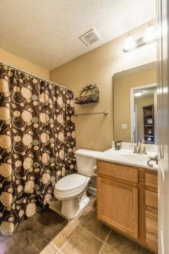 Second level bath with tub/shower offer satin nickel fixtures
