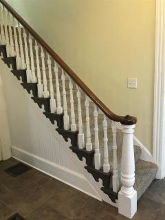 NICE STAIRCASE TO THE 2ND FLOOR