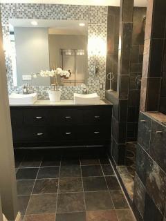 MASTER SUITE BATH ROOM.