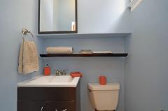 Nice half bathroom in convenient location.