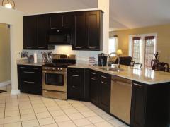 HUGE GRANITE COUNTER TOP WORK SPACE*OPEN CONCEPT*CATHEDRAL CEILING*GLASS TILE BACKSPLASH