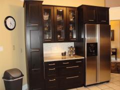 BUTLER PANTRY WITH LIGHT CABINETRY*BEAUTIFUL