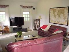 FAMILY ROOM - SECOND VIEW