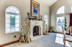 If you like to Entertain this is the home for you!