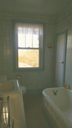 2nd floor Bathroom