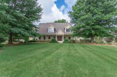The view from the street is incredible. Just wait until you get inside! You will not be disappointed!