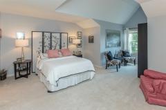 Second floor bedroom mirrored with #JackAndJill bathroom between.